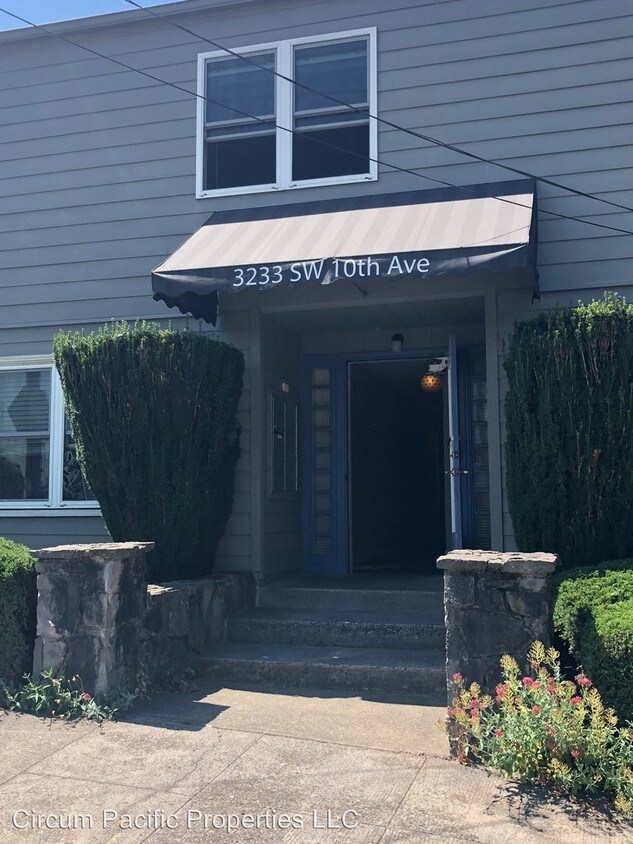 Primary Photo - 3233 SW 10th Ave
