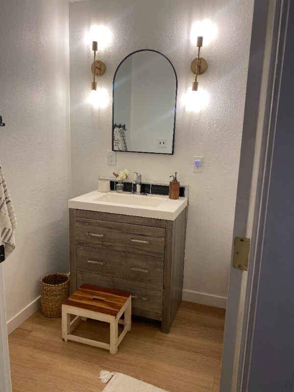 Foto del edificio - 1671 W Victory Rd