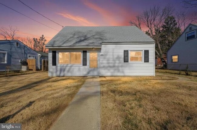 Building Photo - 188 Holden Dr