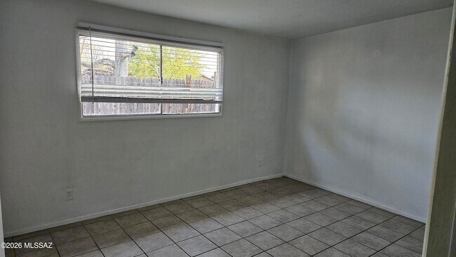 Foto del edificio - 3036 N Richey Blvd