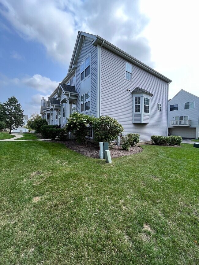 Building Photo - 988 Manchester Cir