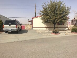 Building Photo - 3755 Silver Palm Dr