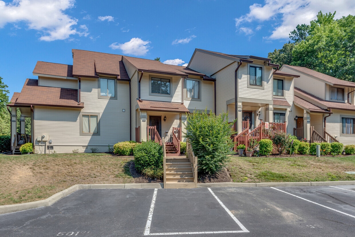 Primary Photo - 230 Bridgewater Dr