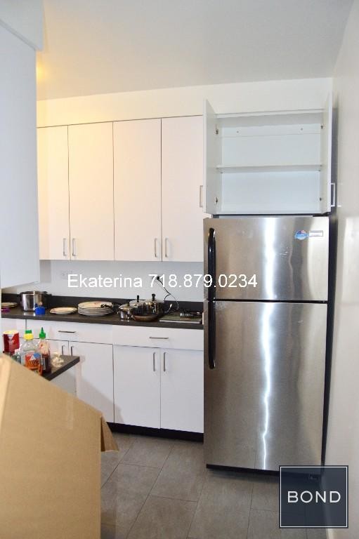 Building Photo - 3143 Steinway St
