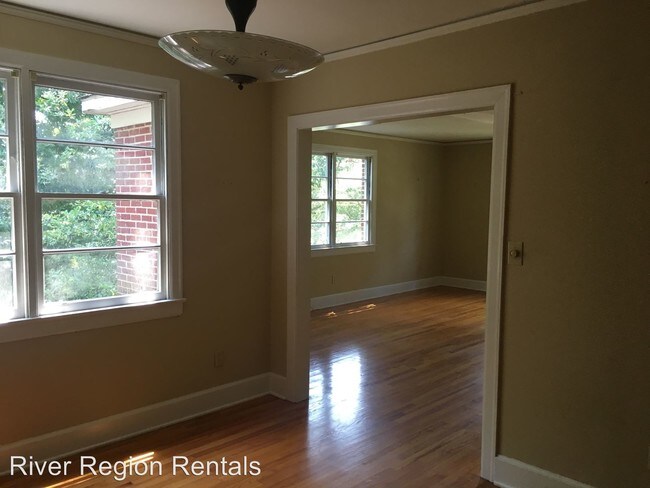 Building Photo - 1029 Felder Ave