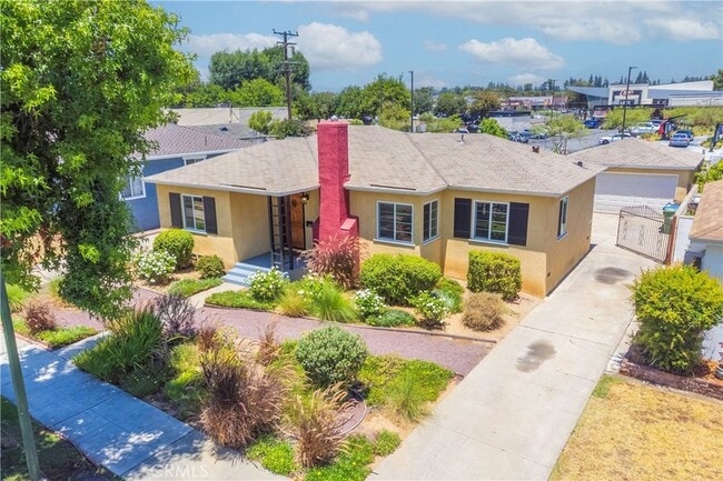 Building Photo - 1217 Camelia Dr