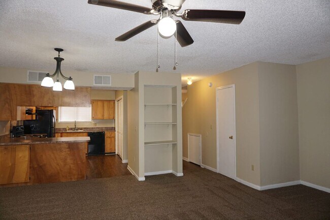 Foto del edificio - 2 Bedroom 2.5 Bath Townhome located in Arl...