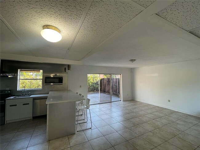 Building Photo - 7132 NW 169th St