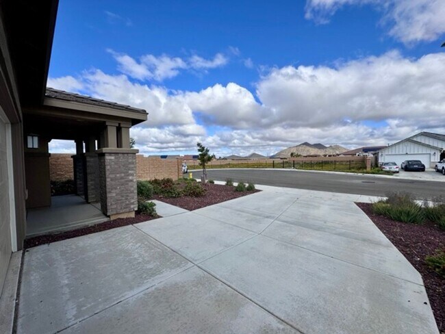 Foto del edificio - Newly built 4 bedroom Winchester home for ...