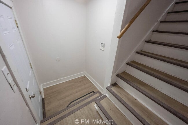 Photo - 2211 E New York St Apartment