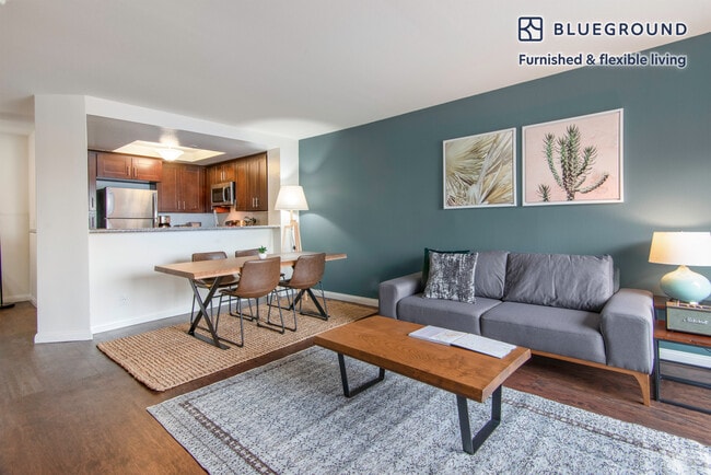 Building Photo - 1538 N Martel Ave