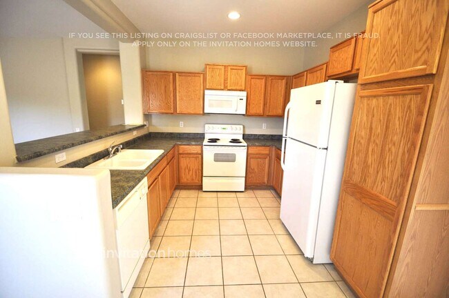 Foto del edificio - 17137 W Saguaro Ln
