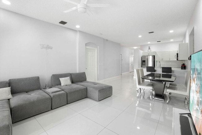 Foto del edificio - 4812 NW 19th St