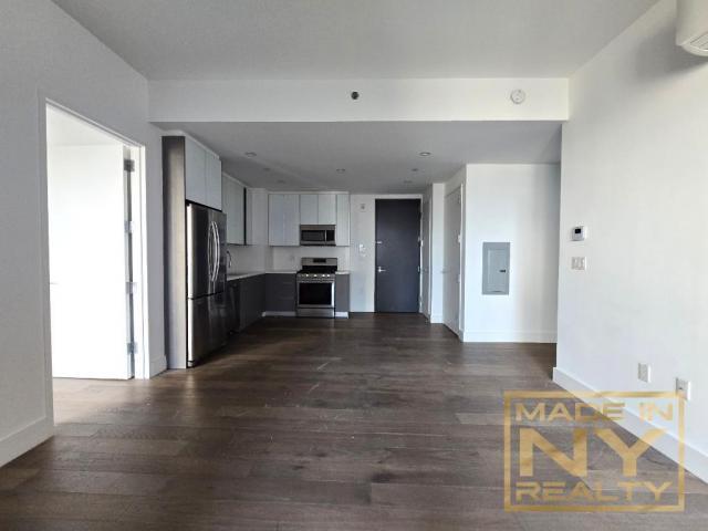 Foto del edificio - 3 bedroom in LONG ISLAND CITY NY 11101