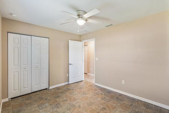 Building Photo - ADORABLE SINGLE FAMILY HOME FOR RENT