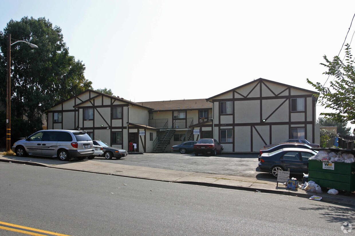 Building Photo - 1117 Helix St