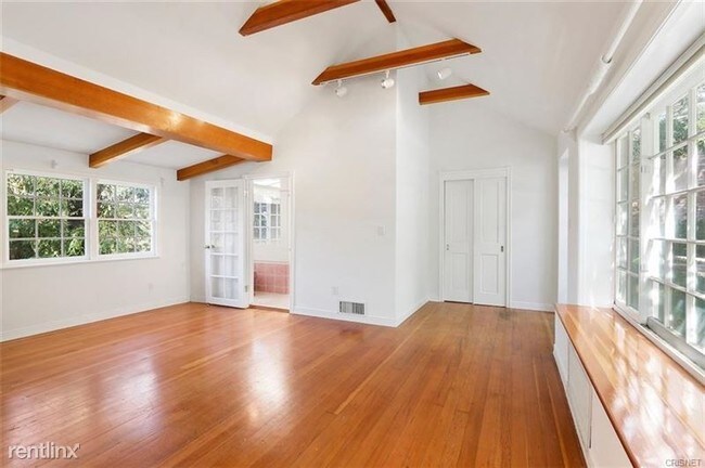 Building Photo - 4650 Encino Ave