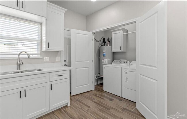 Foto del edificio - 17 Israel E Ave