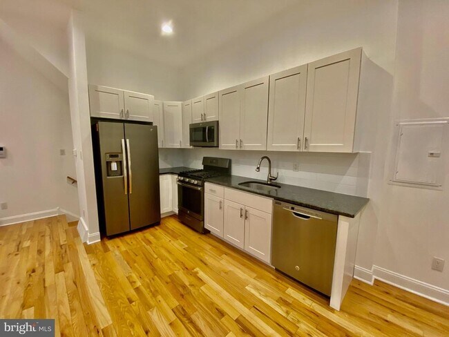 Building Photo - 1640 Jackson St