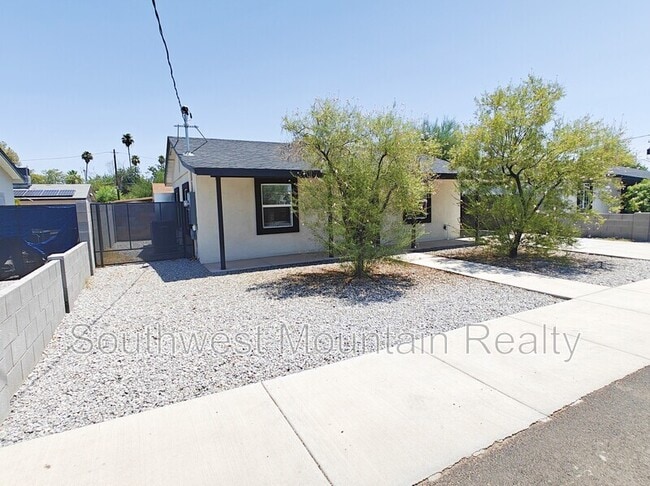 Building Photo - 7405 N 62nd Ave