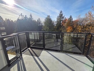 Building Photo - 5485 Brydon Cres