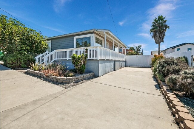 Building Photo - Remodeled San Diego Gem: 2-Bedroom + Den H...