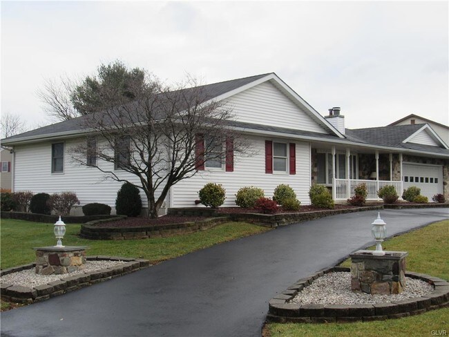 Building Photo - 403 Adrian Dr