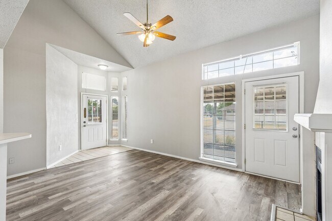 Foto del edificio - 6101 SE 85th St
