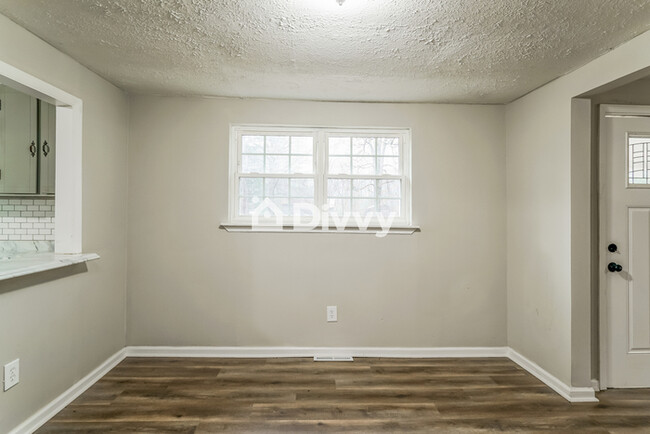 Building Photo - 105 Weathington Rd SW