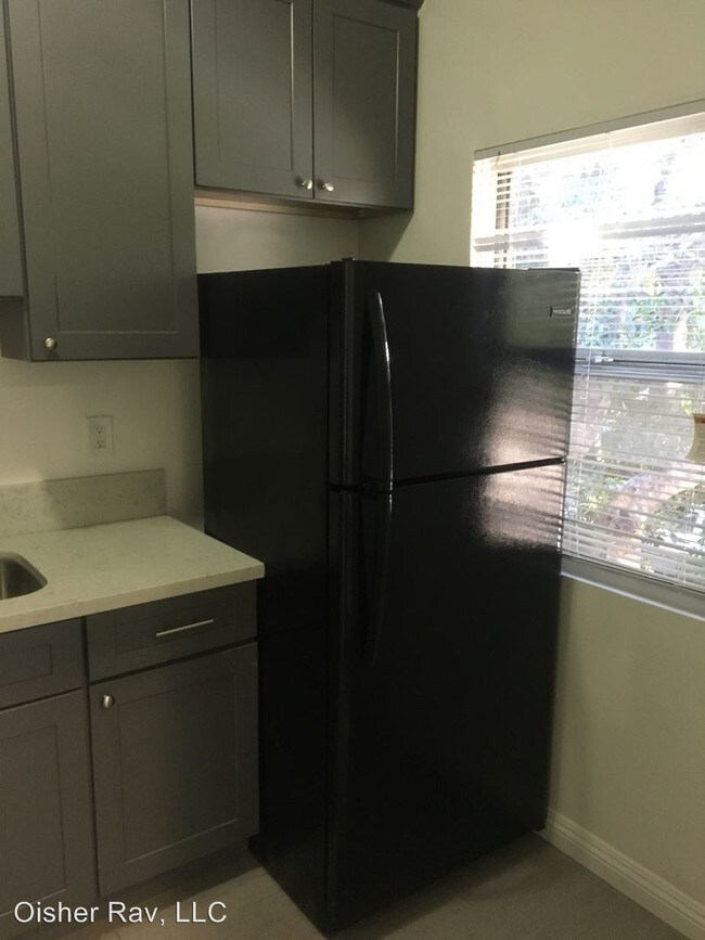 Foto del edificio - 1360 S Burlington Ave