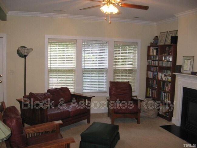 Building Photo - 5013 Dawn Piper Dr