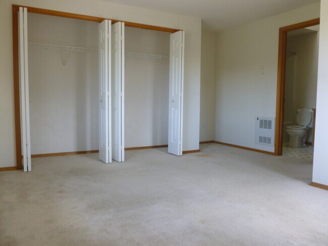 bedroom - 9501 Fremont Ave N