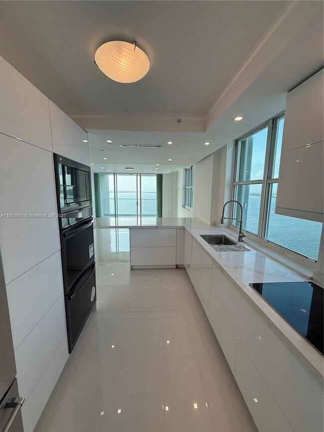 Foto del edificio - 800 Claughton Island Dr