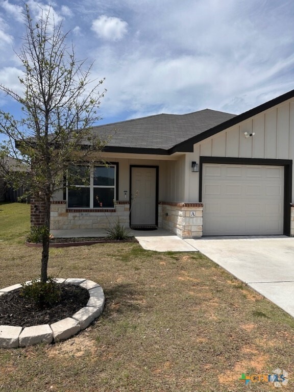 Building Photo - 122 Wind Ridge Dr