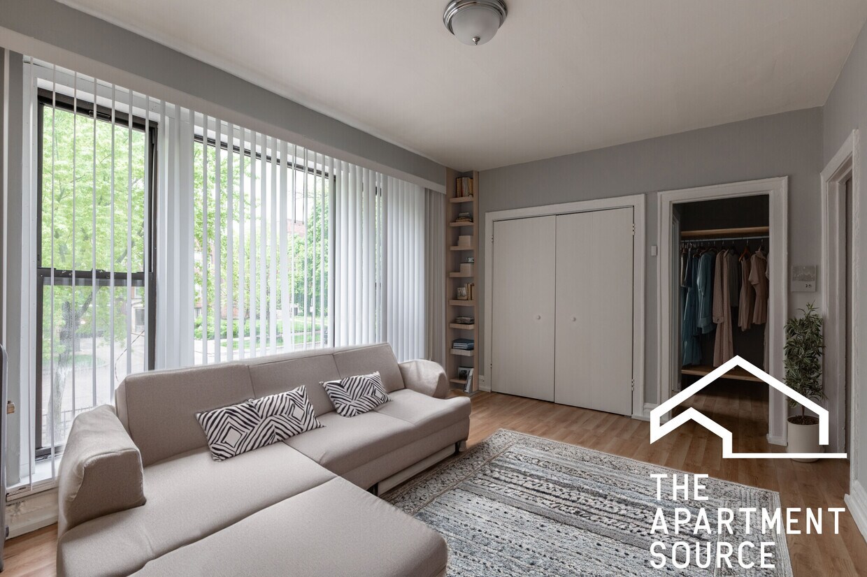 Foto principal - 5451 S Cornell Ave