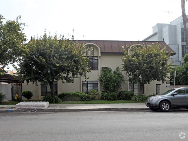 Building Photo - Mon Leon