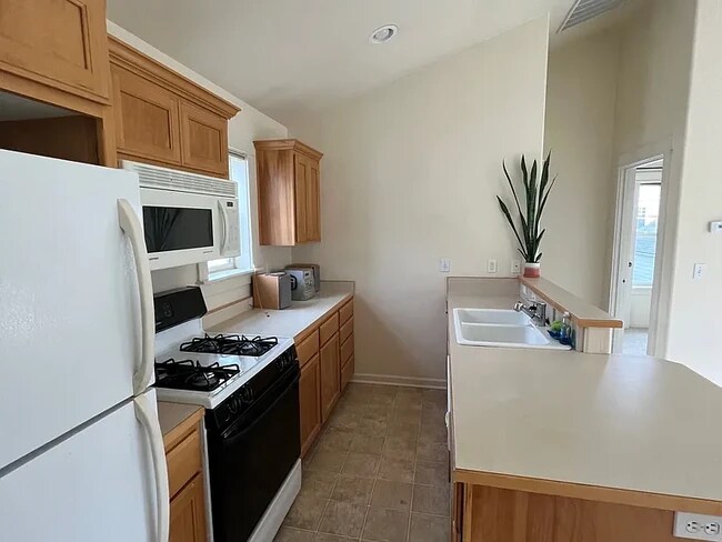 Foto del edificio - 476 Clinton St