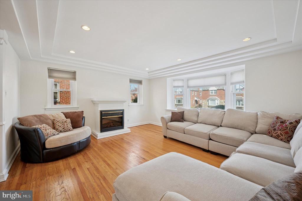 Foto principal - 8008 Cornelius St