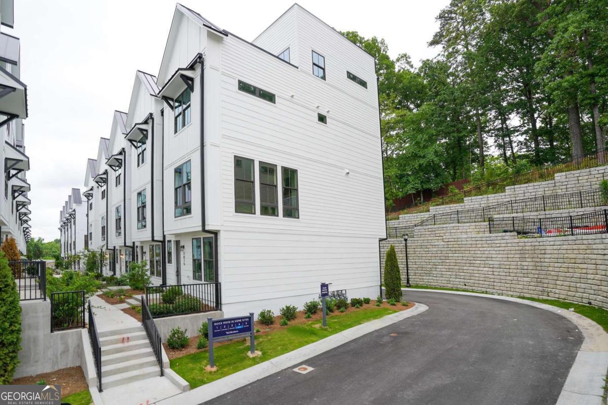 Primary Photo - 1815 Gotham Ln NE