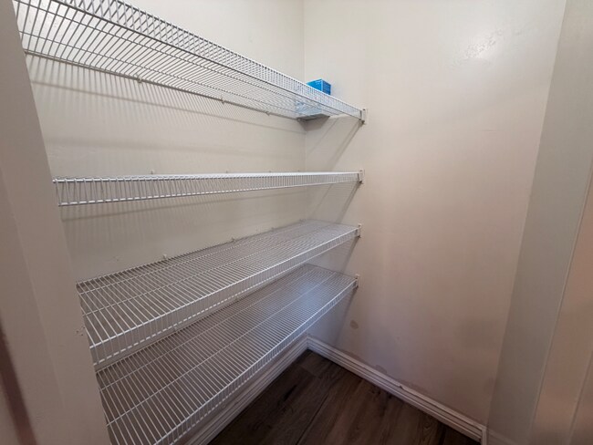 Foto del edificio - 1987 Churchill Dr