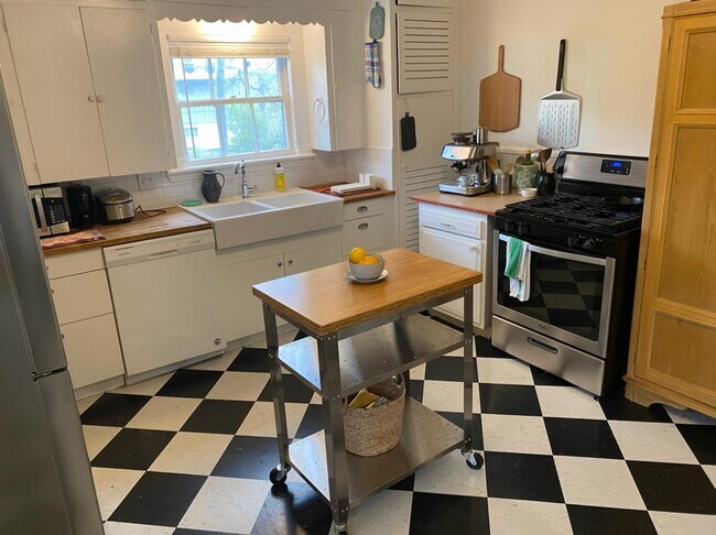 cocina - 3105 Cedar St