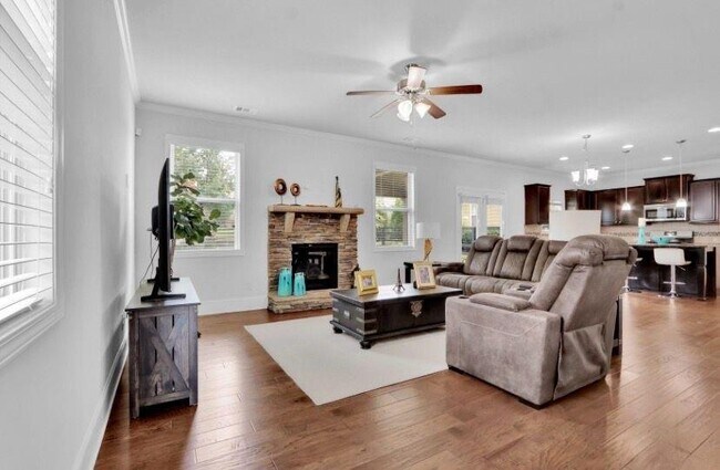 Building Photo - 6651 Rivergreen Rd