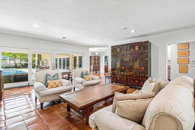 Foto del edificio - 310 NW 18th St