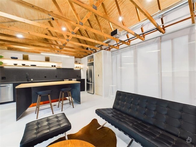 Foto del edificio - 6007 Leisure Run Rd