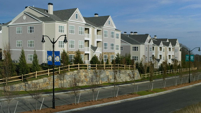 Quarry Hills Apartments - Quarry Hills