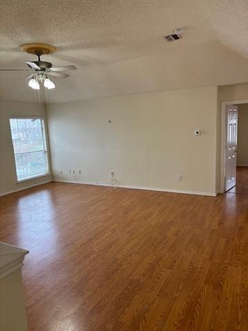 Building Photo - 1403 Lakeshore Dr