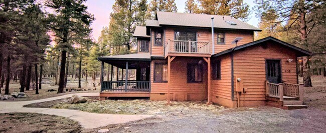 Foto del edificio - 438 Laramy Ln