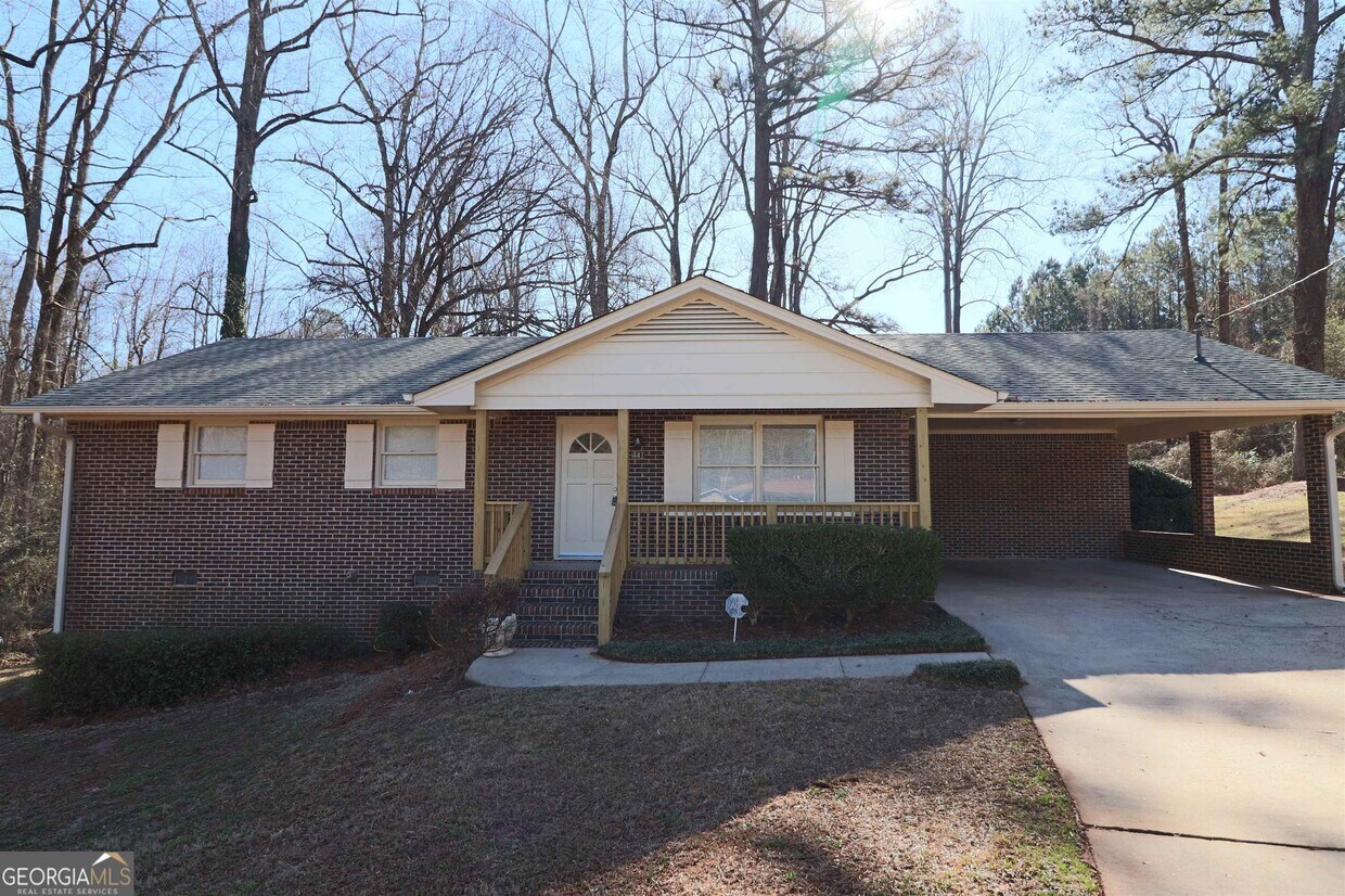 Primary Photo - 441 E Northwood Dr