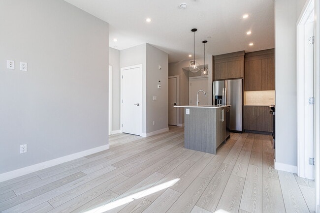 Building Photo - 6 Merganser Dr W