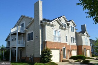 Building Photo - 2068 Astilbe Way